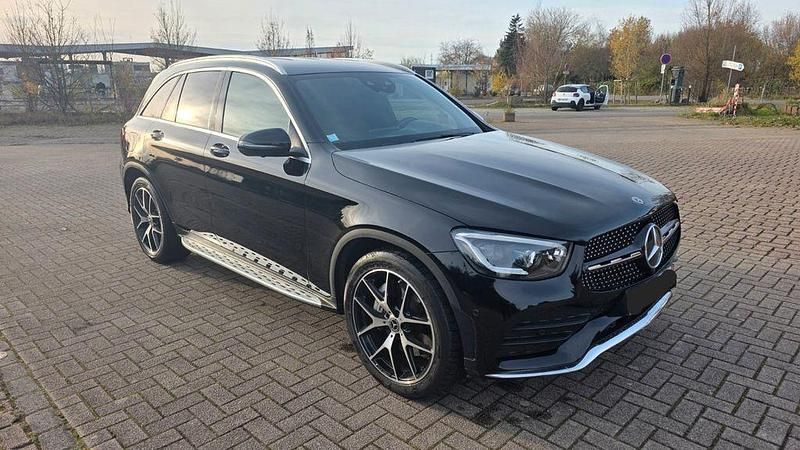 Schwarz Gebraucht 2019 Mercedes GLC220 AMG line SUV | 22.900 € (Fairer Preis) - Bild 1/4