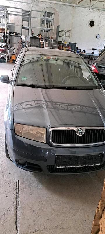 Grau Gebraucht 2005 Skoda Fabia Kombi | 450 € (Superpreis) - Bild 1/4