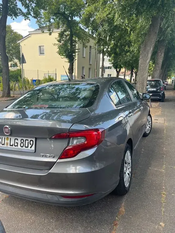 Gebraucht Fiat Tipo Easy 95 PS (69 kW) 2019 Grau Limousine
