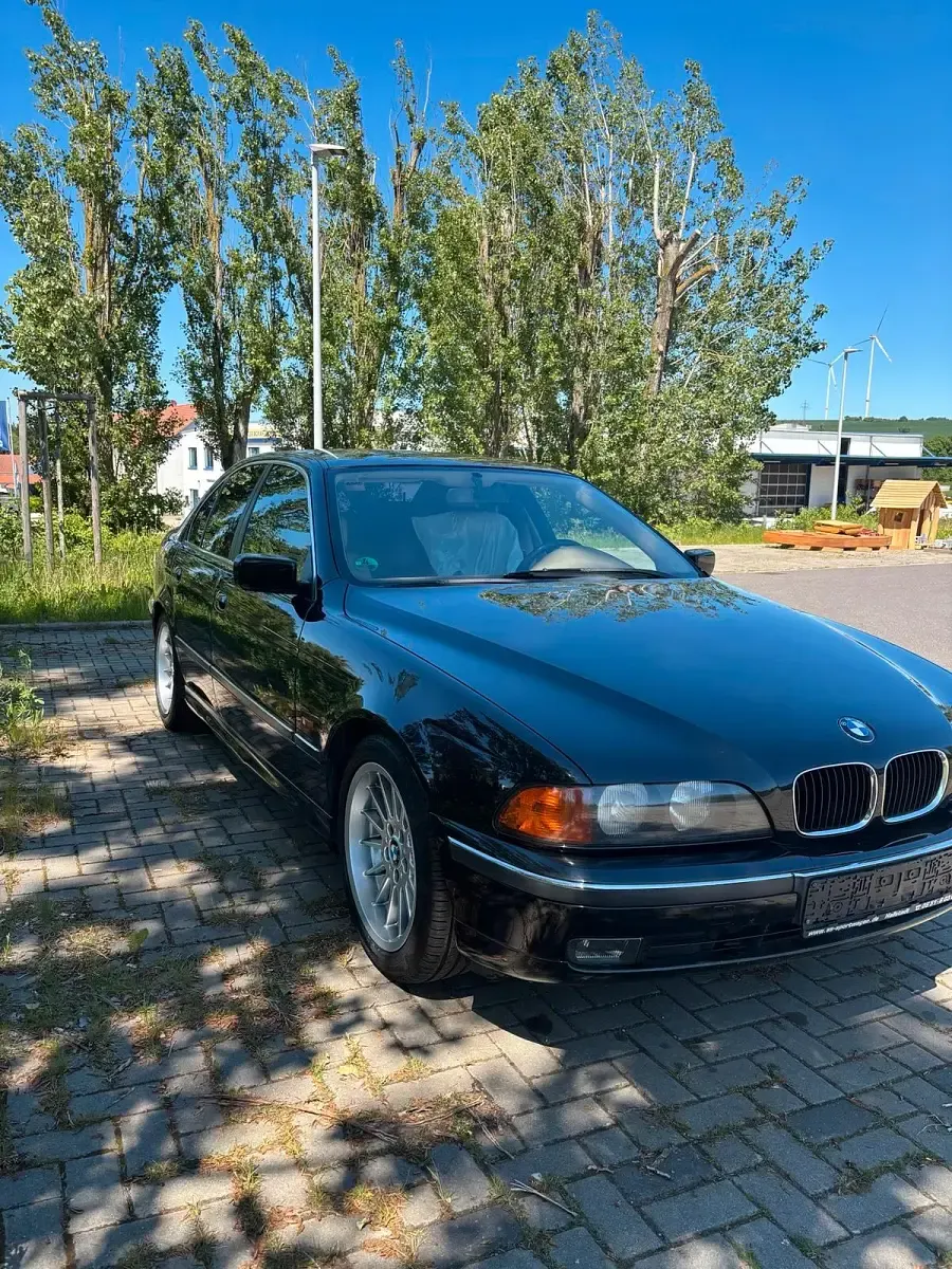 Gebraucht BMW 523 170 PS (125 kW) 1998 Schwarz Limousine