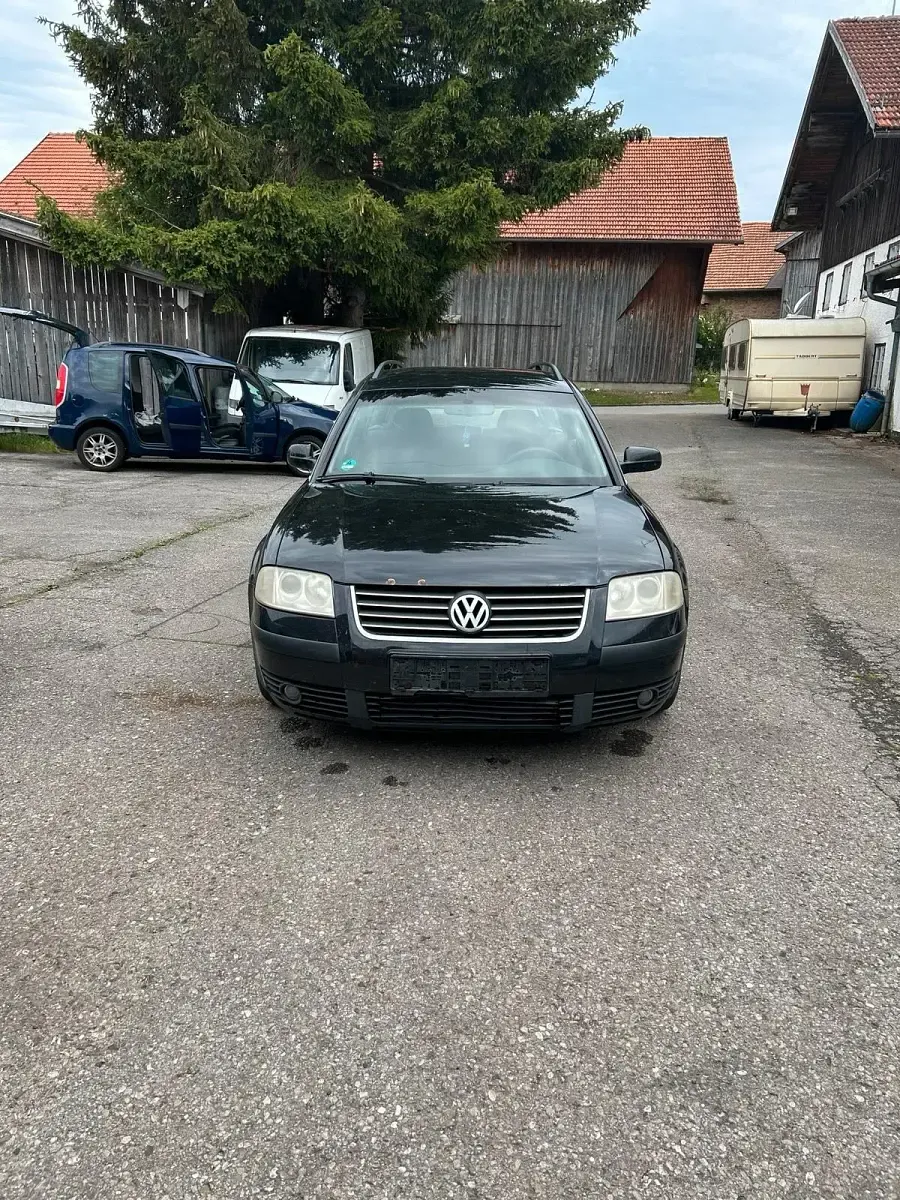 Gebraucht VW Passat 150 PS (110 kW) 2002 Schwarz Kombi