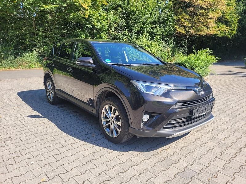 Braun Gebraucht 2016 Toyota RAV4 SUV | 16.500 € (Fairer Preis) - Bild 1/4