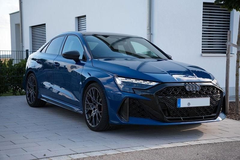 Gebraucht Audi RS3 Ambiente 400 PS (294 kW) 2025 Blau Limousine