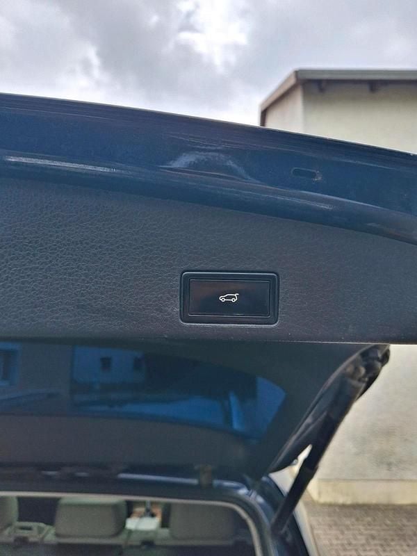 Gebraucht VW Touareg 245 PS (180 kW) 2012 Blau SUV