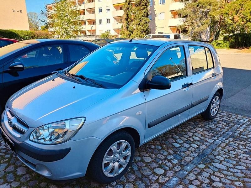 Gebraucht Hyundai Getz Edition+ 67 PS (49 kW) 2009 Silber Kleinwagen