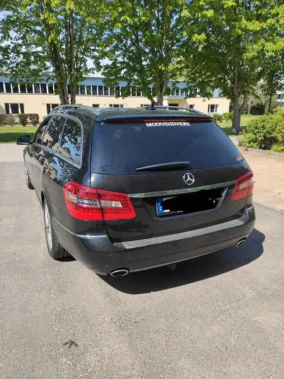 Gebraucht Mercedes E350 Avantgarde 231 PS (169 kW) 2010 Schwarz Limousine