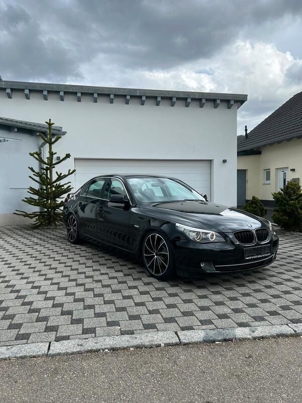 Schwarz Gebraucht 2007 BMW 540 Limousine | 11.850 € (Superpreis) - Bild 1/4