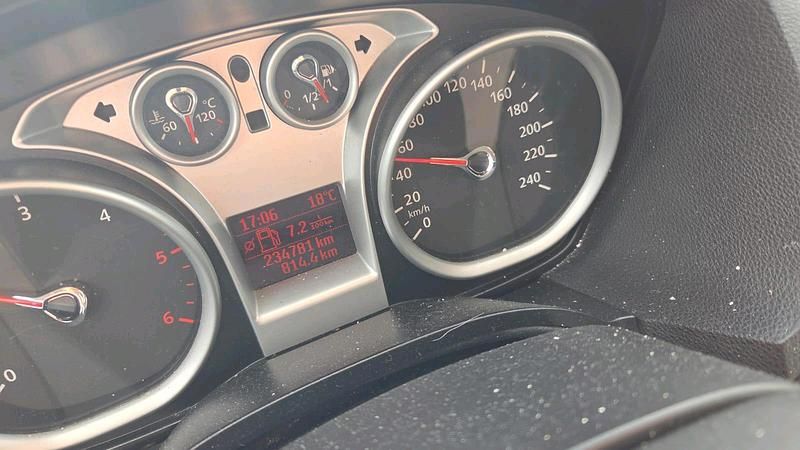 Gebraucht Ford Kuga 140 PS (102 kW) 2010 Schwarz SUV