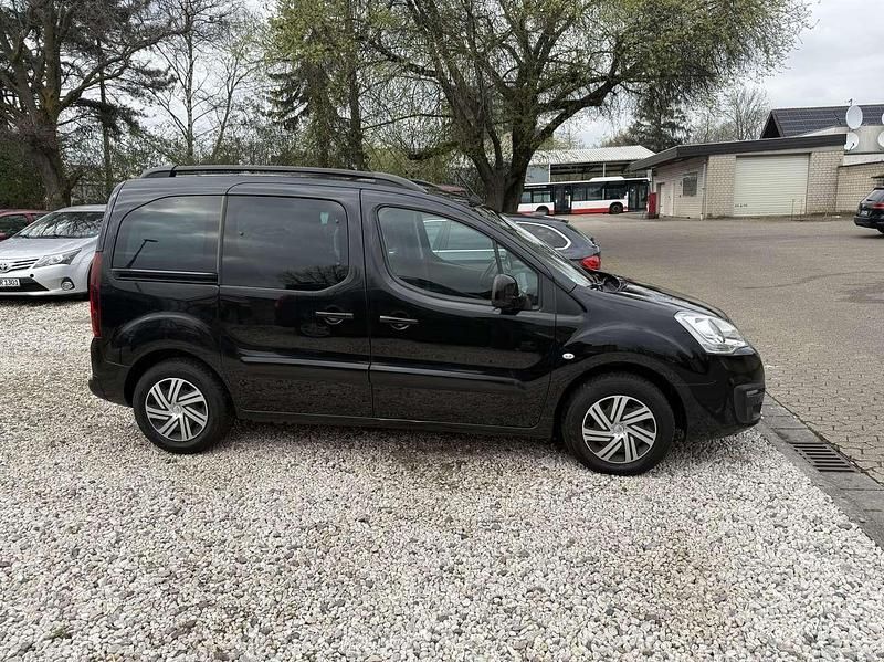 Gebraucht Citroën Berlingo Shine 99 PS (72 kW) 2018 Lack onyx schwarz/deckende Van / Kleinbus