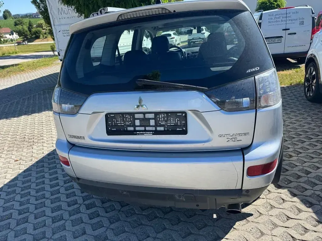 Gebraucht Mitsubishi Outlander Inform 170 PS (125 kW) 2010 Silber SUV