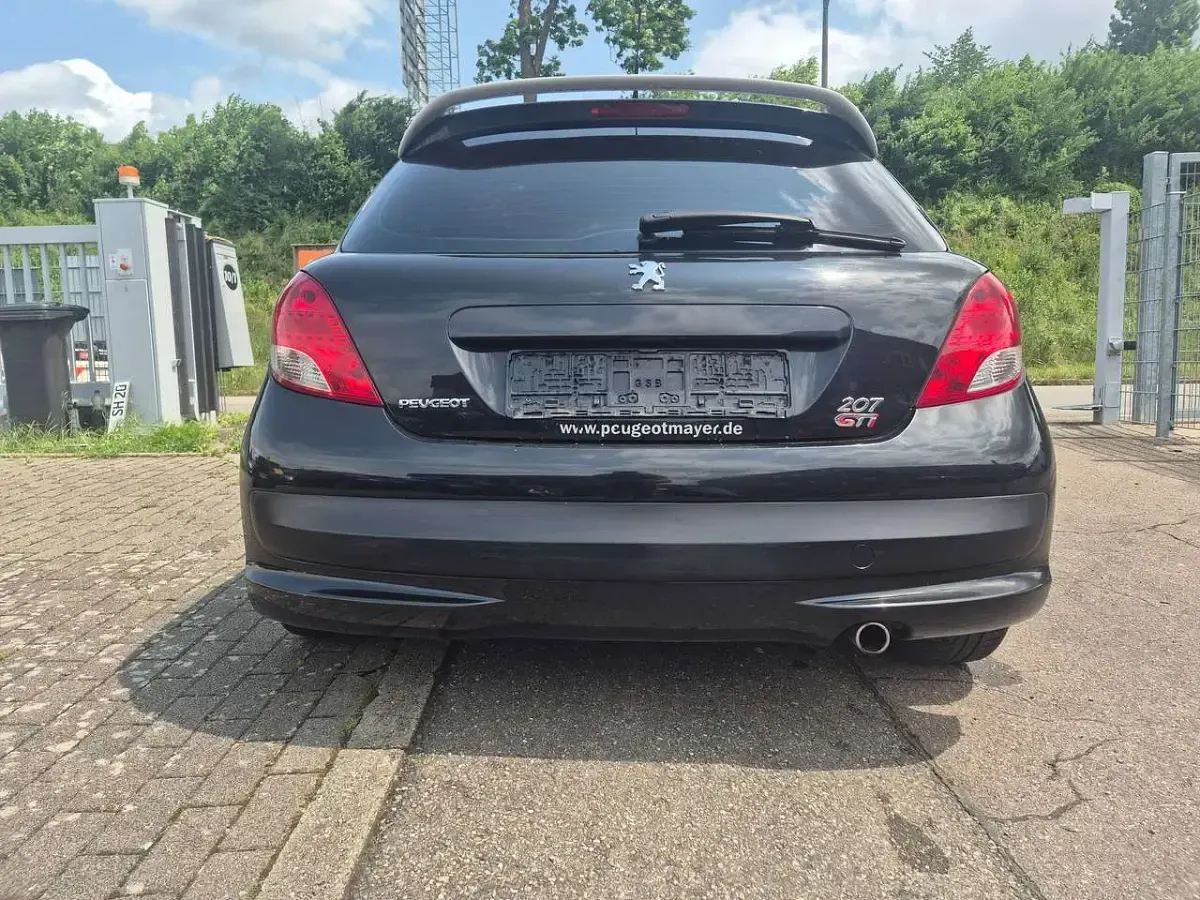 Gebraucht Peugeot 207 Premium 95 PS (69 kW) 2010 Farbe schwarz obsidien Kleinwagen