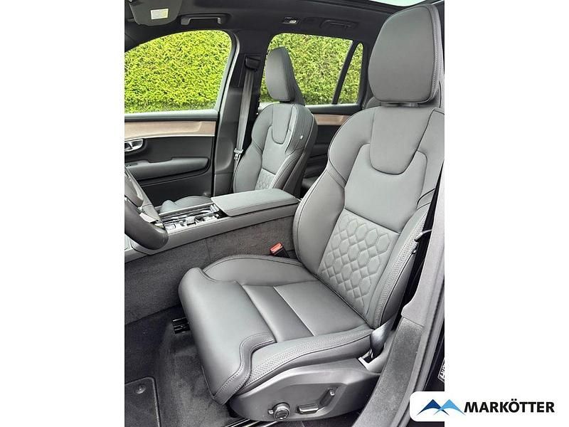 Neu Volvo XC90 Plus 455 PS (334 kW) 2025 Schwarz SUV