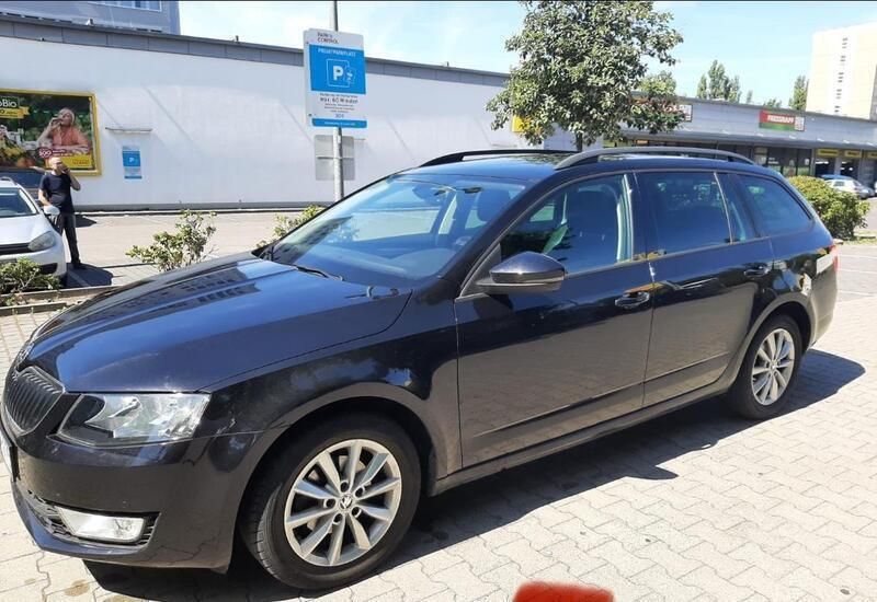 Schwarz Gebraucht 2015 Skoda Octavia Kombi | 10.499 € (Fairer Preis) - Bild 1/4
