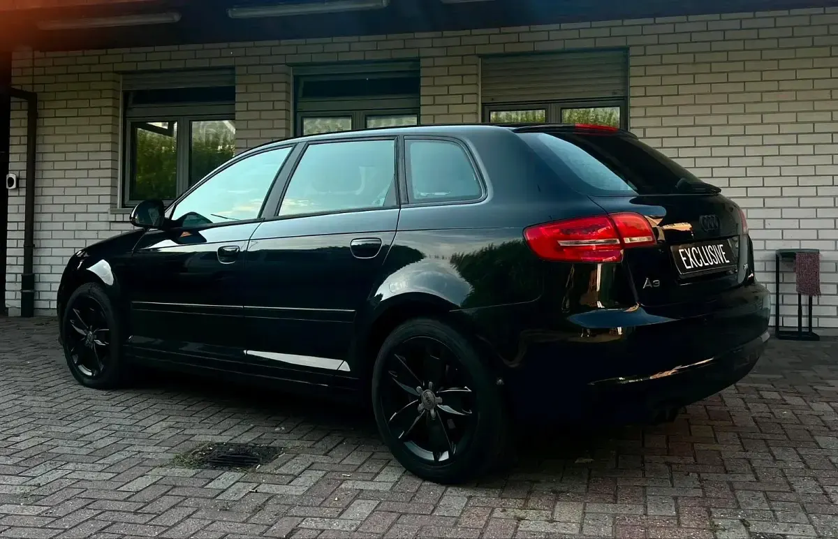 Gebraucht Audi A3 Sportback Ambition 125 PS (91 kW) 2010 Schwarz Kleinwagen