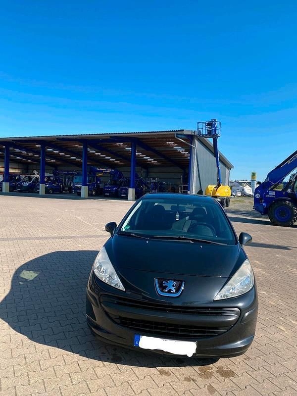 Gebraucht Peugeot 207 73 PS (53 kW) 2009 Schwarz Kleinwagen