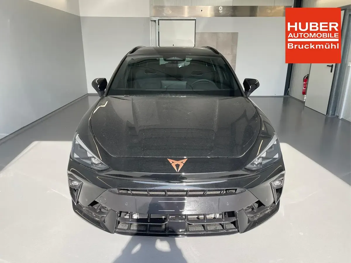 Neu Cupra Leon VZ3 333 PS (244 kW) 2026 [0e0e] midnight schwarz metallic Limousine