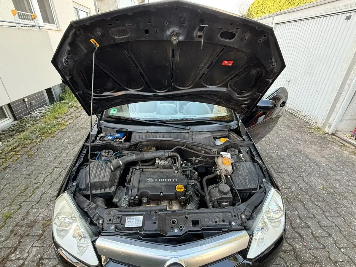 Gebraucht Opel Tigra Edition 90 PS (66 kW) 2009 Schwarz Cabrio