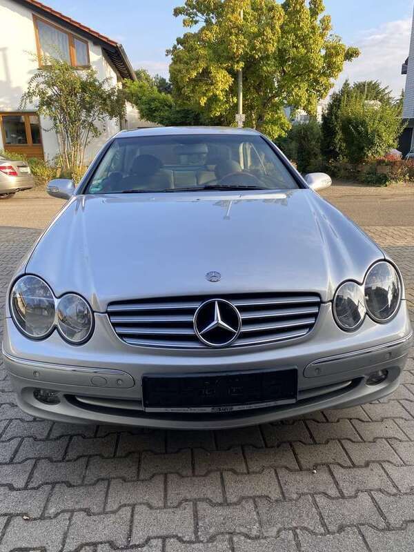 Grau Gebraucht 2002 Mercedes CLK320 Coupé | 13.700 € - Bild 1/4
