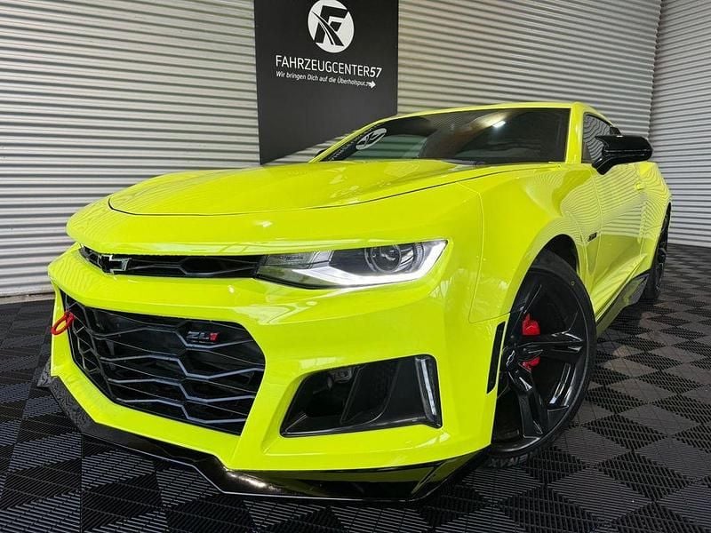 Grün Gebraucht 2021 Chevrolet Camaro Sport Coupé | 28.500 € (Teuer) - Bild 1/4