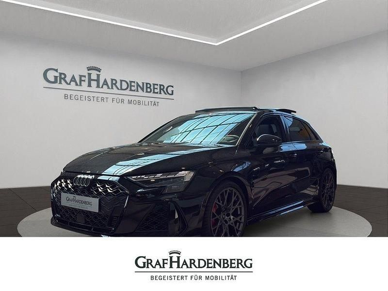 Schwarz Neu 2025 Audi RS3 Sportback Sport Kleinwagen | 72.890 € (Fairer Preis) - Bild 1/4