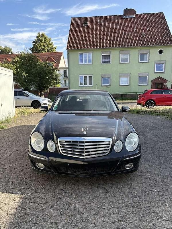 Schwarz Gebraucht 2008 Mercedes E280 Limousine | 4.500 € (Guter Preis) - Bild 1/4