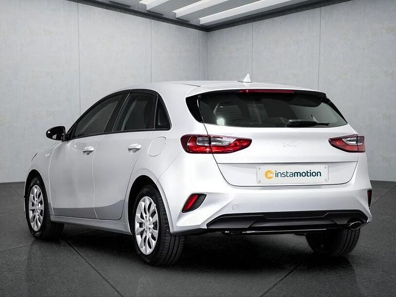 Gebraucht Kia Ceed 101 PS (74 kW) 2024 Silber Kleinwagen