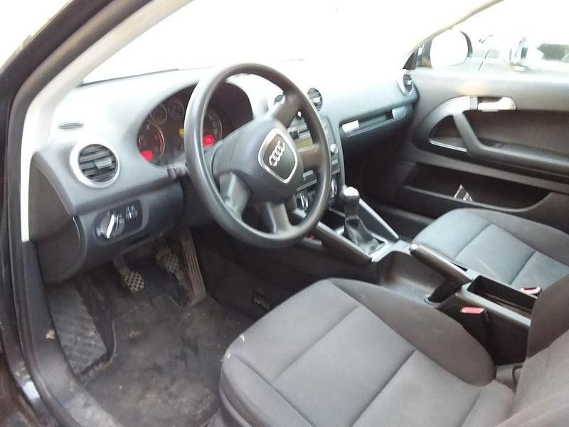 Gebraucht Audi A3 Ambiente 140 PS (102 kW) 2010 Schwarz Kleinwagen