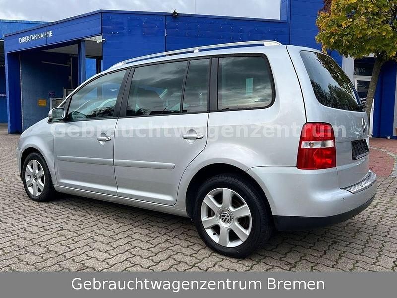 Gebraucht VW Touran Highline 116 PS (85 kW) 2005 Silber Van / Kleinbus