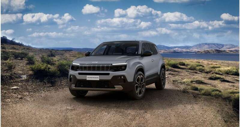 Grau (storm grey) Neu 2025 Jeep Avenger Summit SUV | 32.990 € (Teuer) - Bild 1/4