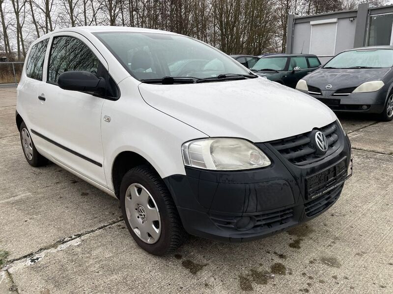 Gebraucht VW Fox Basis 54 PS (39 kW) 2008 Weiß Kleinwagen
