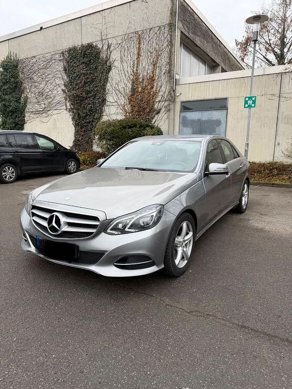 Gebraucht Mercedes E200 Avantgarde 184 PS (135 kW) 2014 Grau Limousine