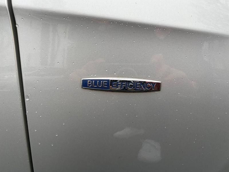 Gebraucht Mercedes E250 204 PS (150 kW) 2011 Silber Kombi