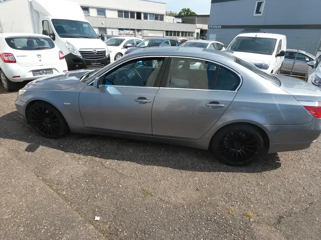 Gebraucht BMW 520 170 PS (125 kW) 2005 Grau Limousine