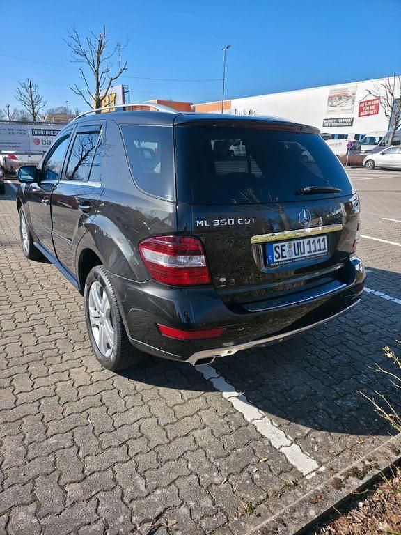 Gebraucht Mercedes ML350 Edition 231 PS (169 kW) 2010 Schwarz SUV