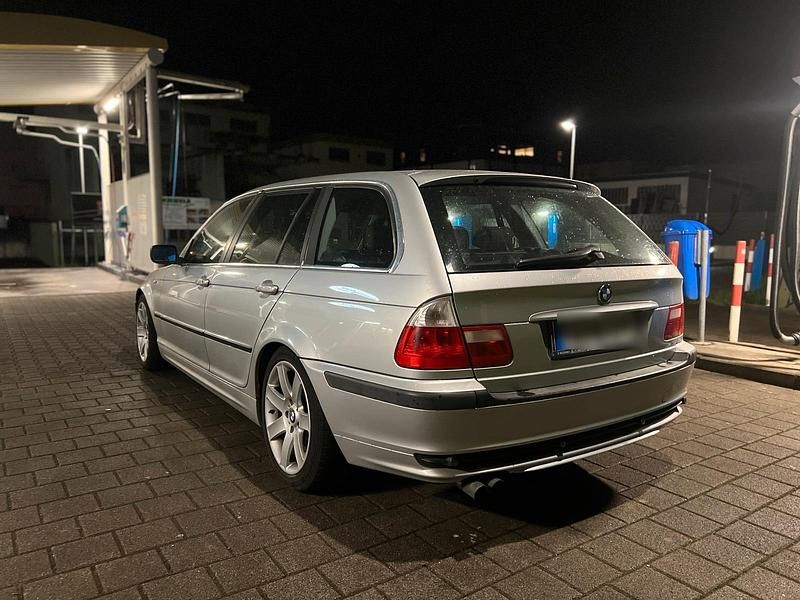Gebraucht BMW 325 192 PS (141 kW) 2004 Silber Kombi