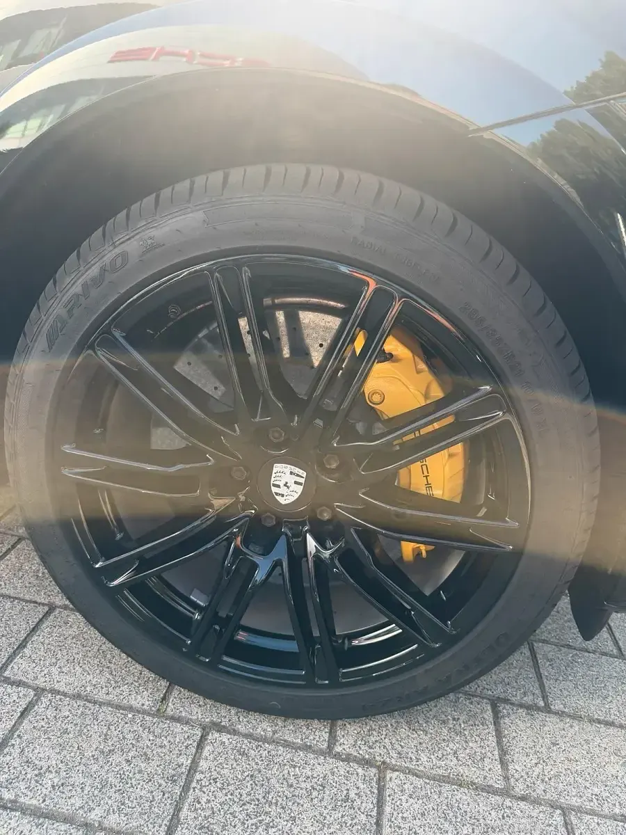 Gebraucht Porsche Cayenne GTS 420 PS (308 kW) 2012 Schwarz SUV