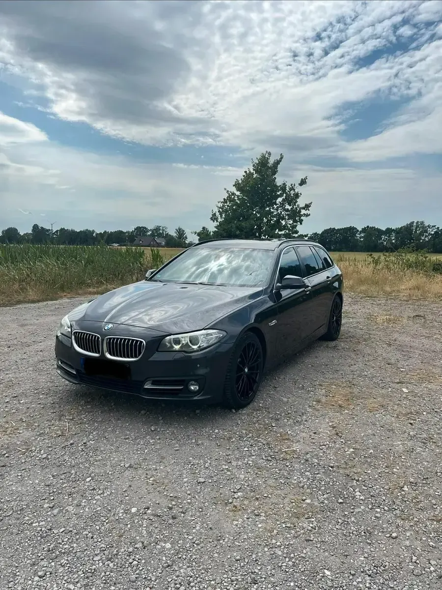 Gebraucht BMW 520 M Performance 190 PS (139 kW) 2015 Grau Kombi