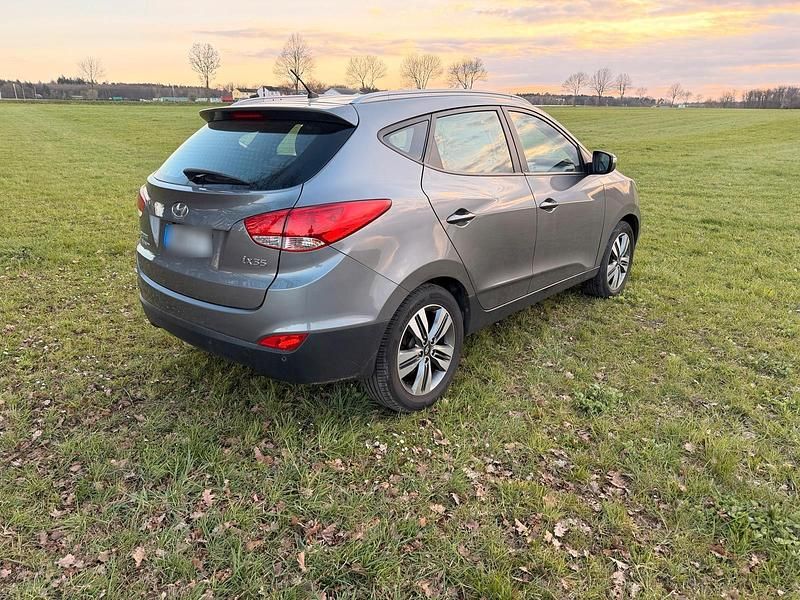 Gebraucht Hyundai ix35 163 PS (119 kW) 2012 Grau SUV