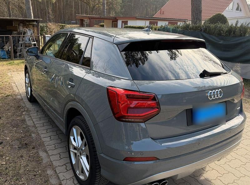 Gebraucht Audi Q2 Sport 150 PS (110 kW) 2018 Grau SUV