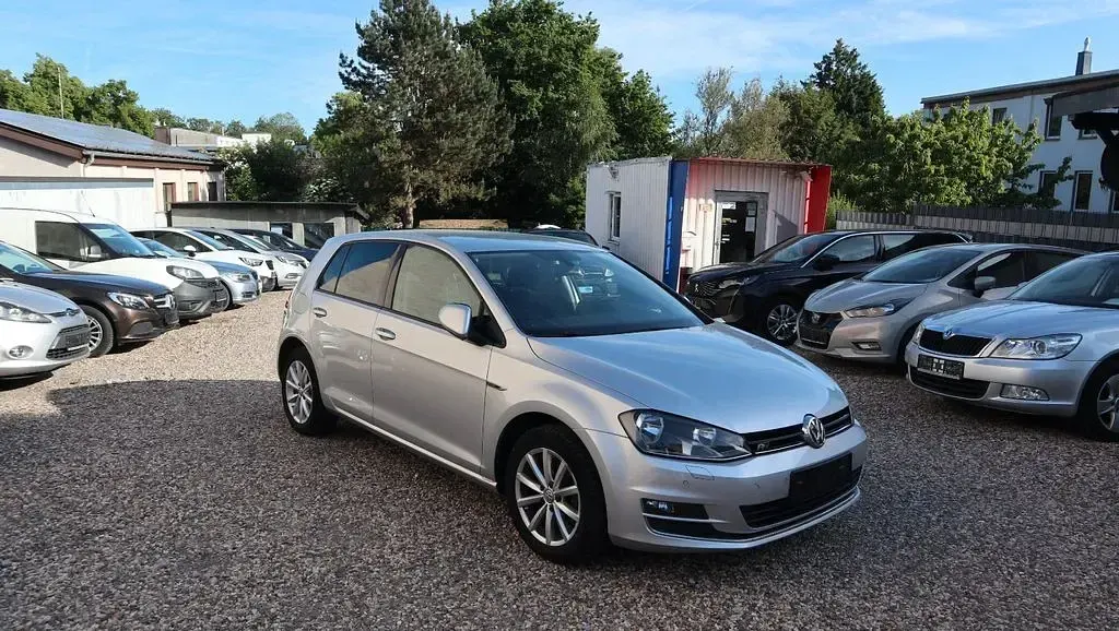 Gebraucht VW Golf VII LOUNGE 86 PS (63 kW) 2016 Silber Limousine