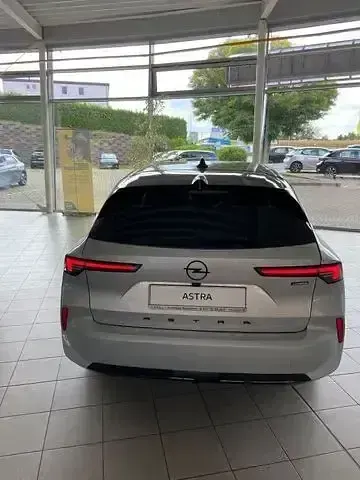 Gebraucht Opel Astra 136 PS (100 kW) 2025 Silber Kleinwagen