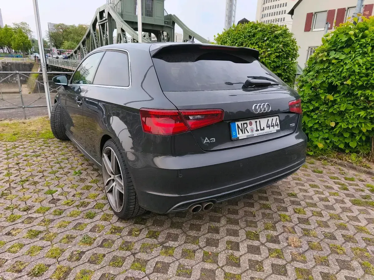 Używany Audi A3 S-Line 150 KM (110 kW) 2014 Brązowy Hatchback