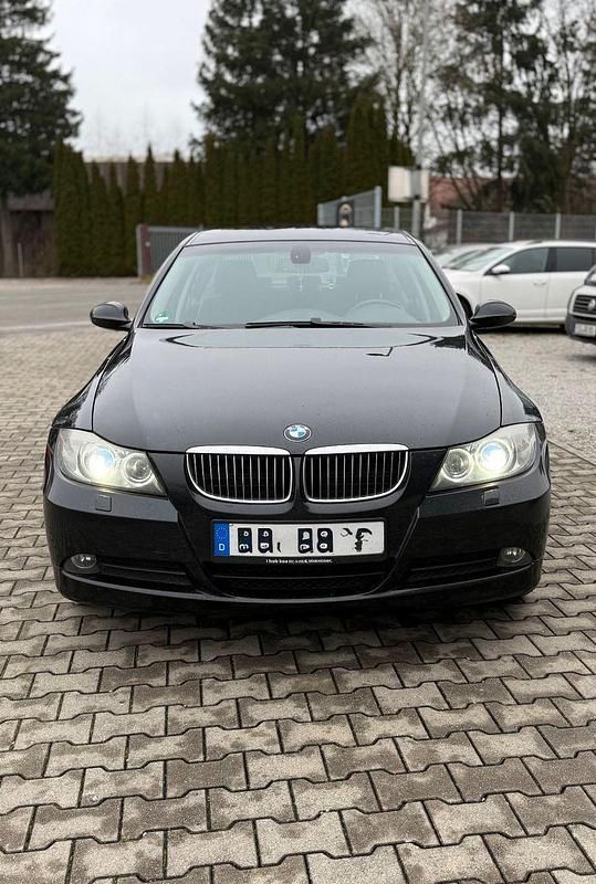 Gebraucht BMW 325 Advantage 197 PS (144 kW) 2008 Schwarz Limousine