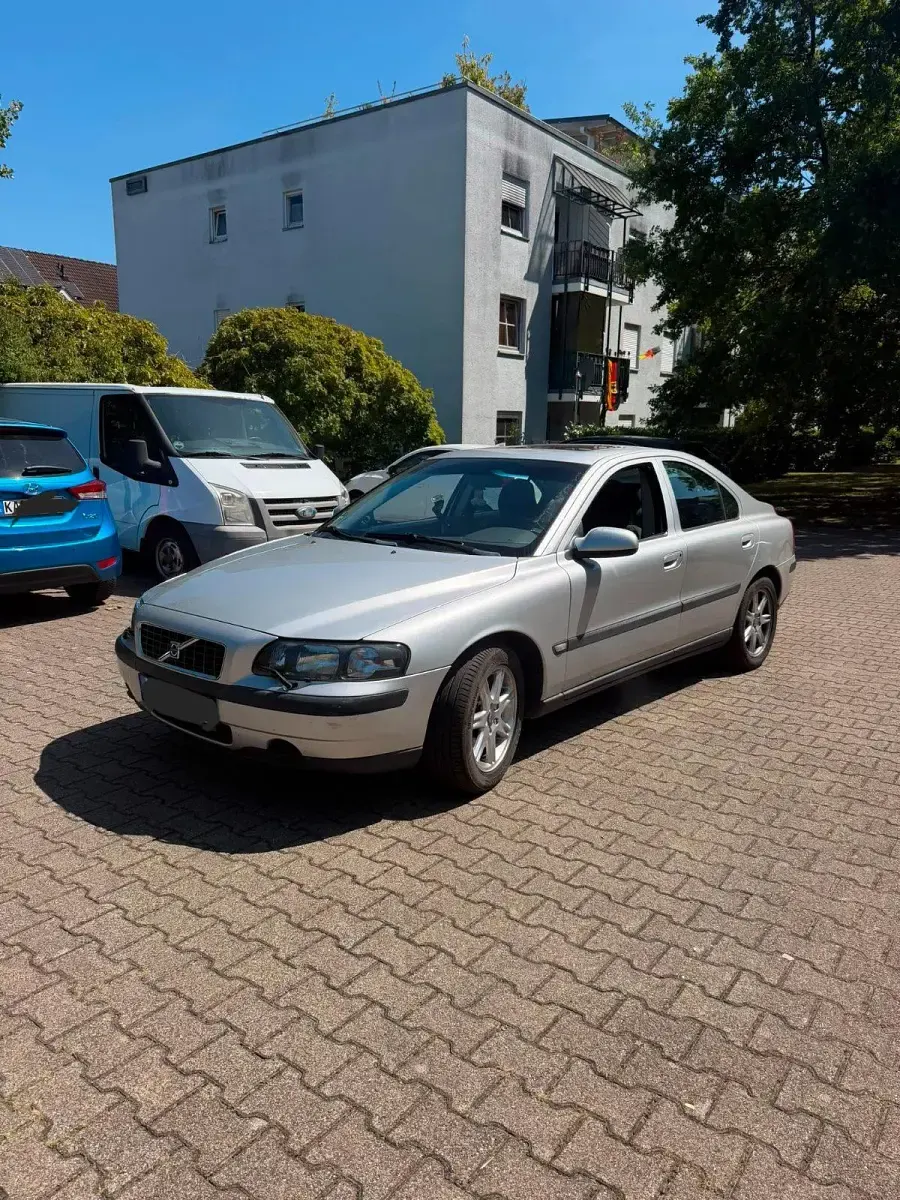 Gebraucht Volvo S60 140 PS (102 kW) 2003 Silber Limousine