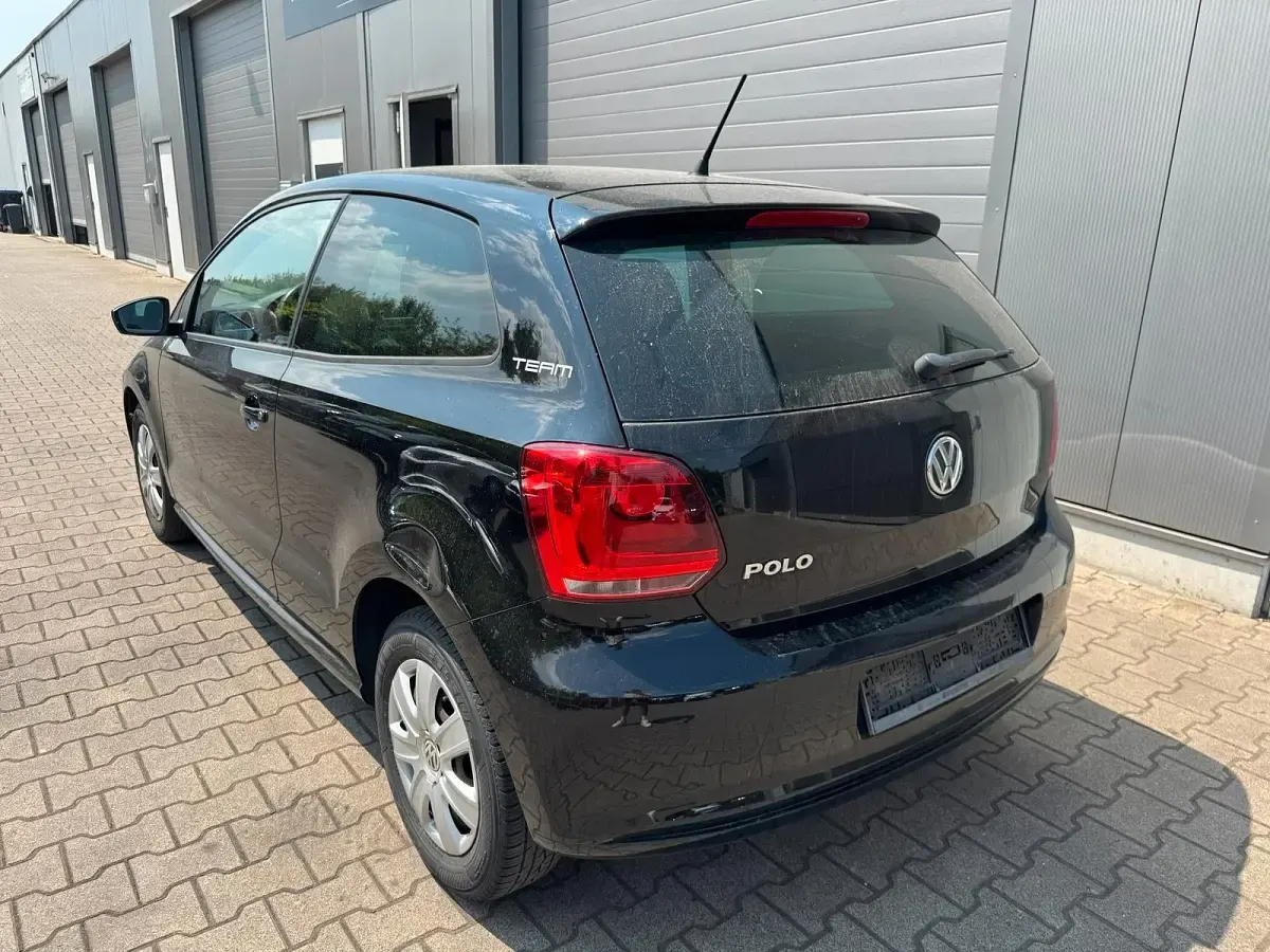 Gebraucht VW Polo 60 PS (44 kW) 2010 Schwarz Kleinwagen