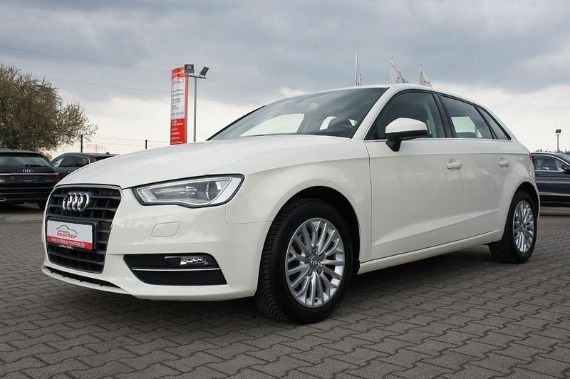 Gebraucht Audi A3 Ambiente 110 PS (80 kW) 2015 Weiß Limousine