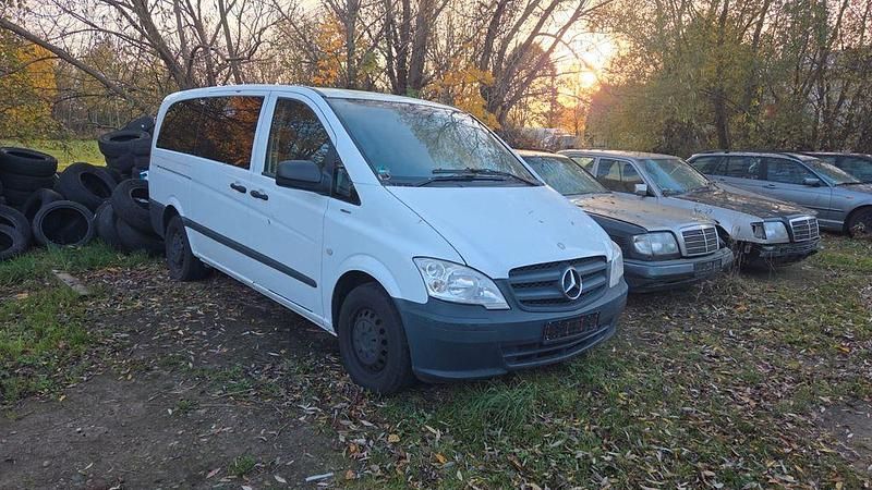 Weiß Gebraucht 2011 Mercedes Vito Van | 6.000 € - Bild 1/4