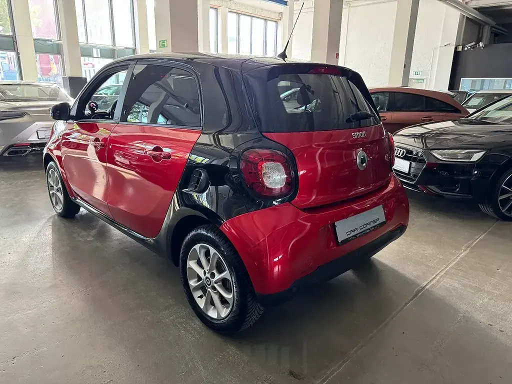 Gebraucht Smart ForFour Passion 71 PS (52 kW) 2017 Cadmium red / black Kleinwagen