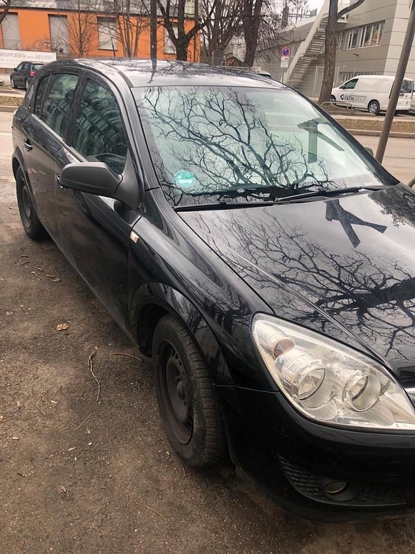Gebraucht Opel Astra 116 PS (85 kW) 2009 Schwarz Kleinwagen