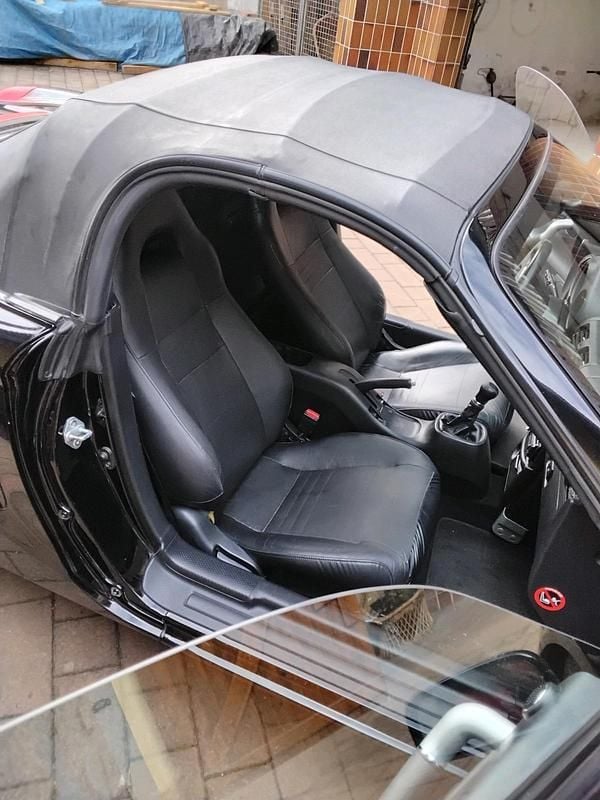 Gebraucht Toyota MR2 140 PS (102 kW) 2004 Schwarz Cabrio